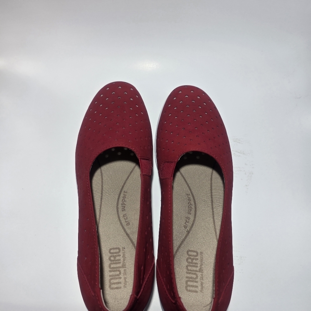 MUNRO  Red Women's  Leather  Loafer Shoes Size 9.5 M
